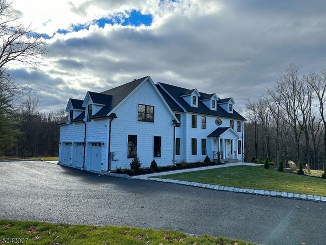 Foto del edificio - 128 Mountain Ave