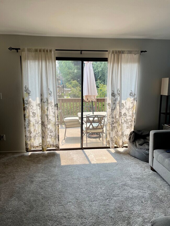 Foto del edificio - 2055 Sierra Rd