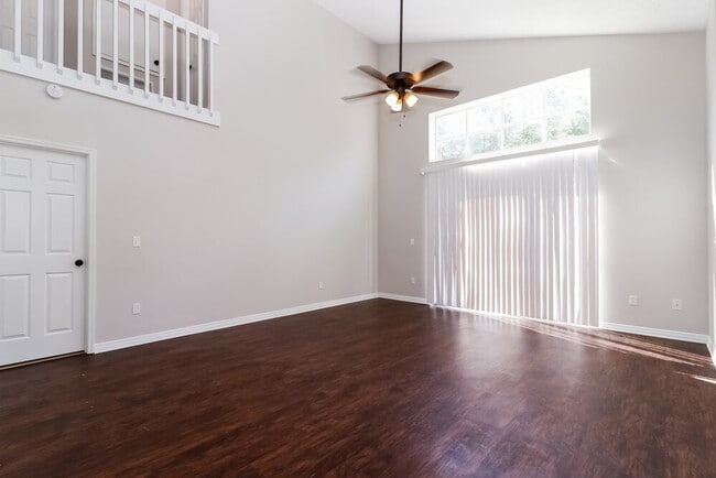 Foto del edificio - 2332 Flamingo Lakes Dr