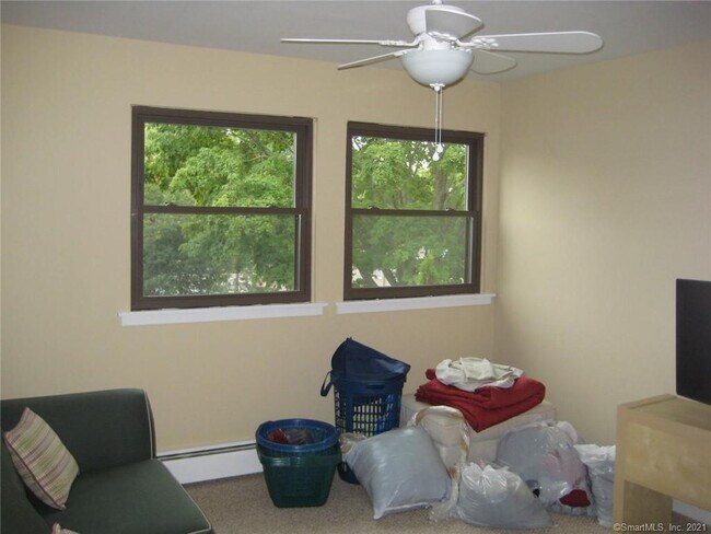 Building Photo - 38 Stevens Pl