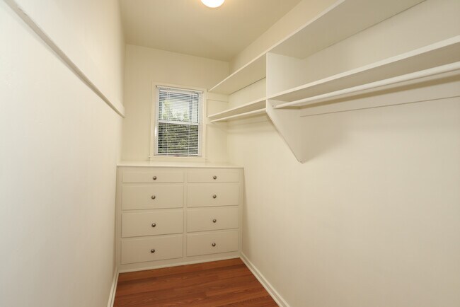 Building Photo - 311 N Columbus Ave