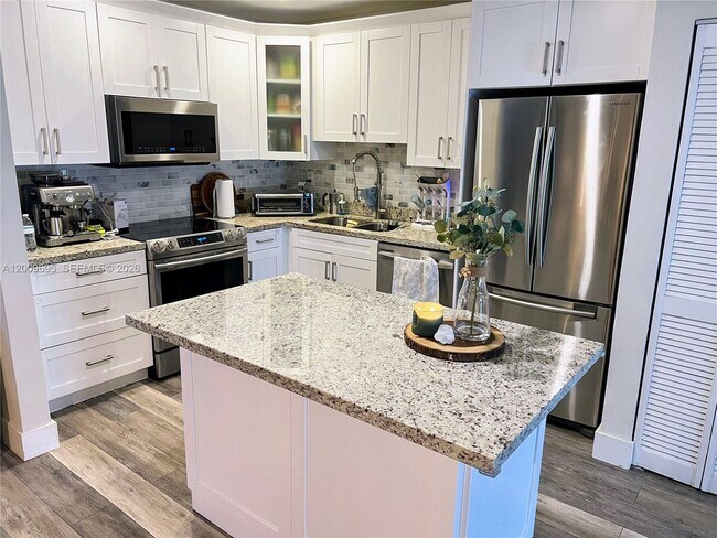 Foto del edificio - 12906 SW 52nd St