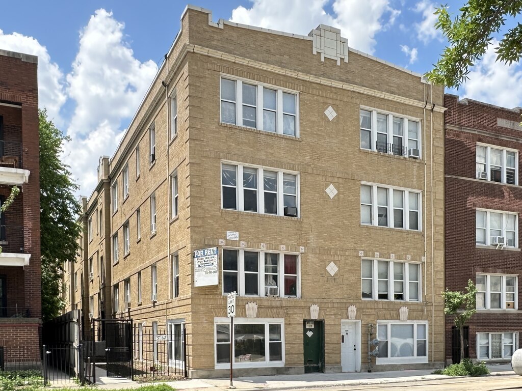 Foto principal - 5662 N Ridge Ave