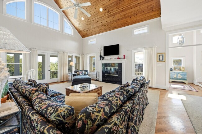 Foto del edificio - 110 Debordieu Blvd