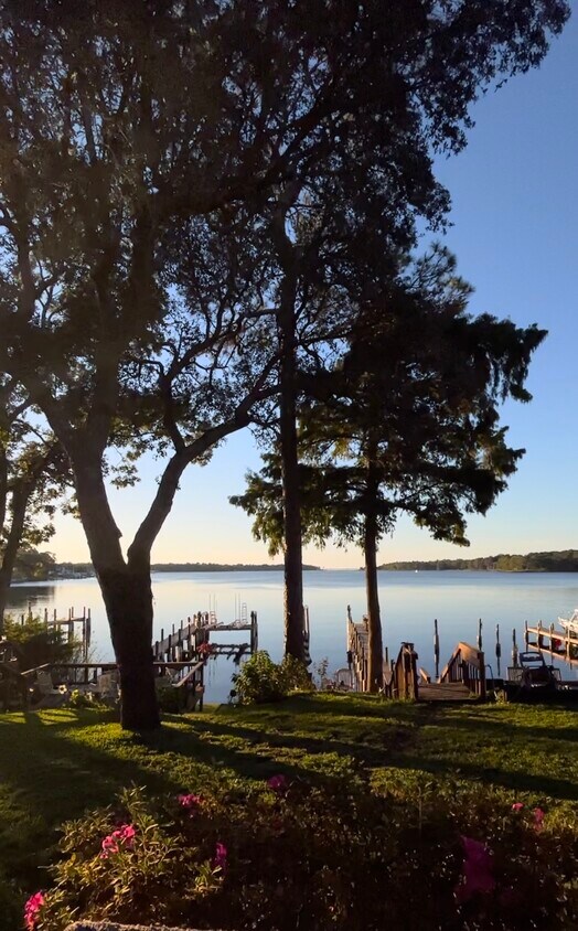 Primary Photo - 902 Regatta Dr
