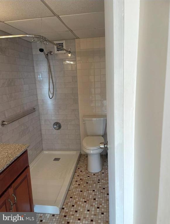 Foto del edificio - 1030 E Lancaster Ave