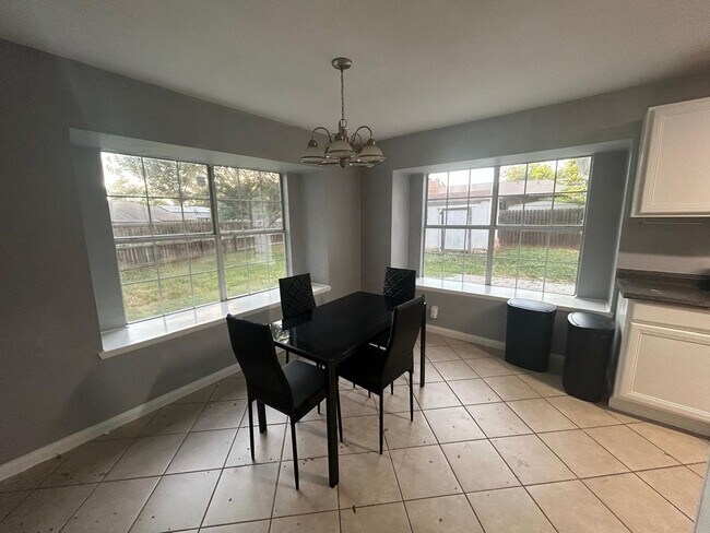 Foto del edificio - 6403 Ridge Creek Dr