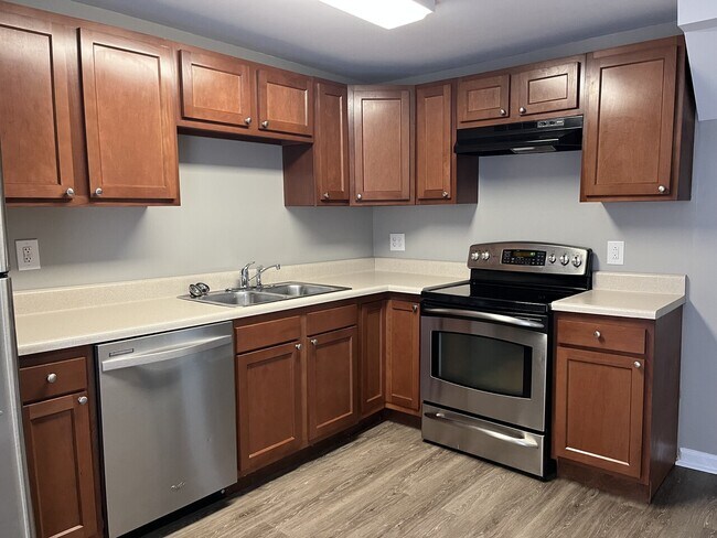 Building Photo - 1404 10th Street NE