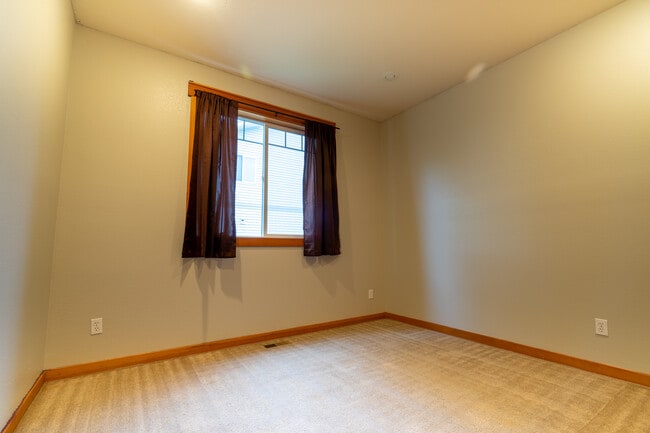 Building Photo - 100 Rebeccas Way