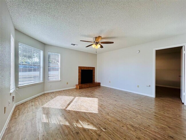 Foto del edificio - 8913 Schick Rd