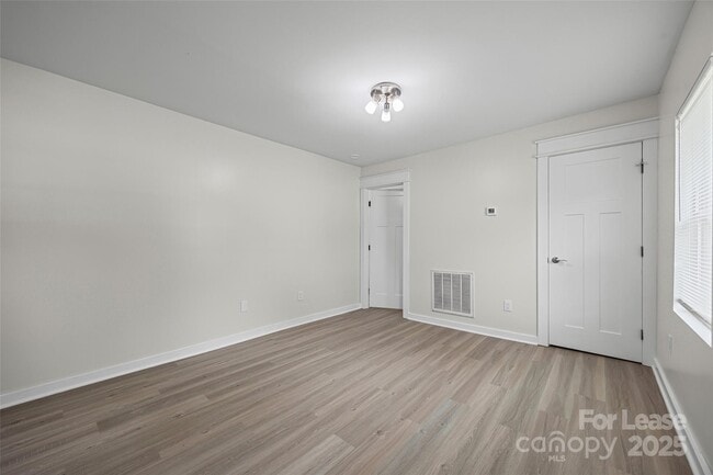 Building Photo - 1204 Bel Aire Ave