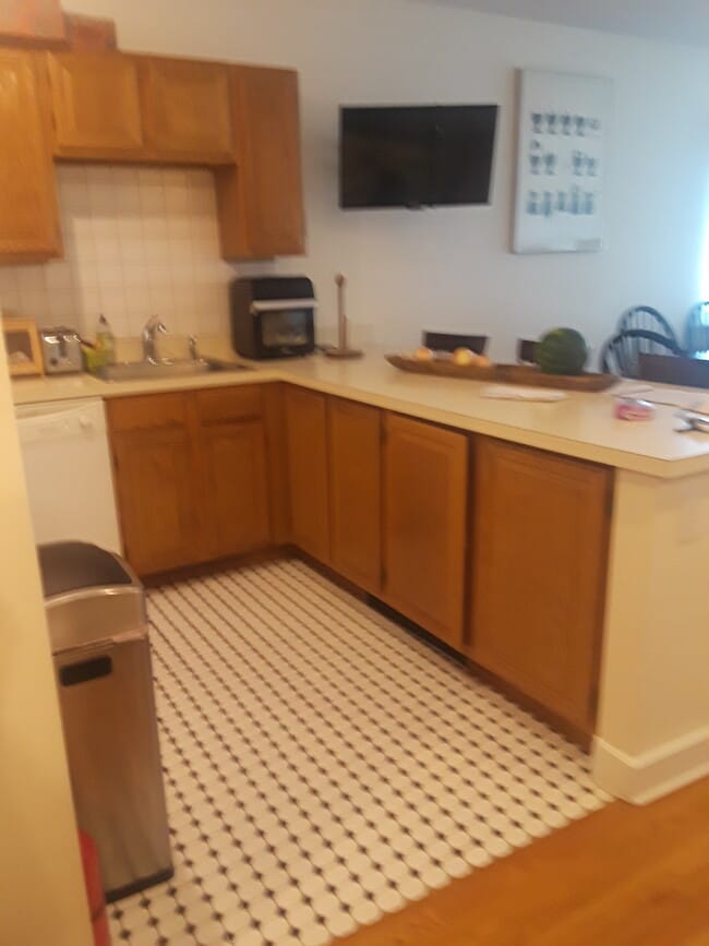 Kitchen - 32 Haviland St