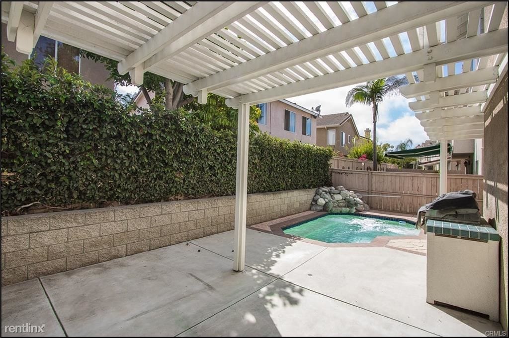 Primary Photo - 5 br, 3 bath House - 16 Calypso St