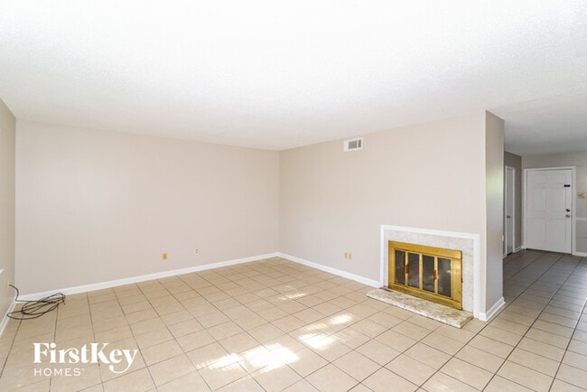 Building Photo - 145 Willow Bend Dr