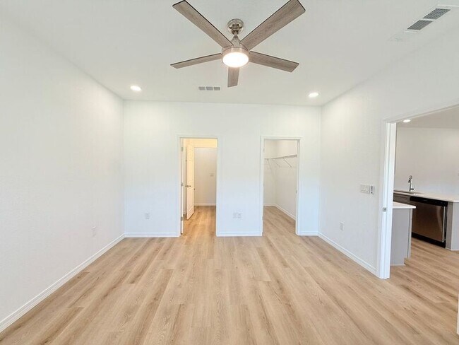 Building Photo - 3396 Hudson Bend