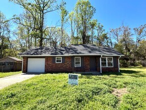 Building Photo - 184 Sequoia Cir