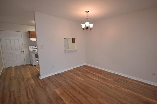 Building Photo - 2 bedroom in Burgaw NC 28425