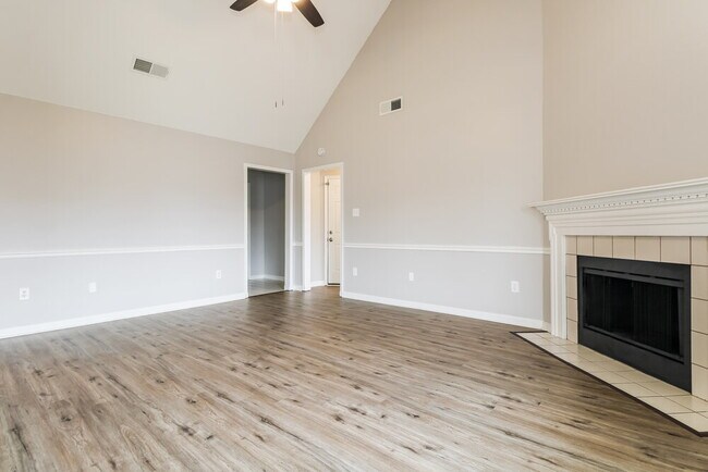 Building Photo - 6869 Stevenwoods Ave