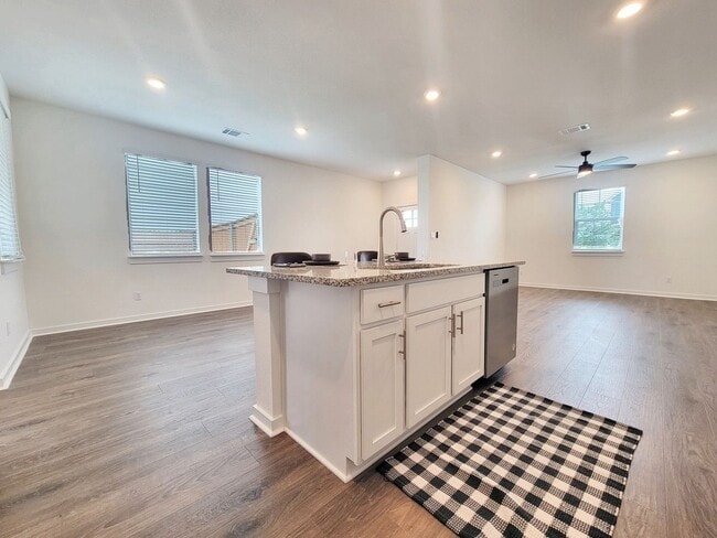 Building Photo - Spacious 4/BR 2.5/BA Retreat with Fenced Yard and Smart Features