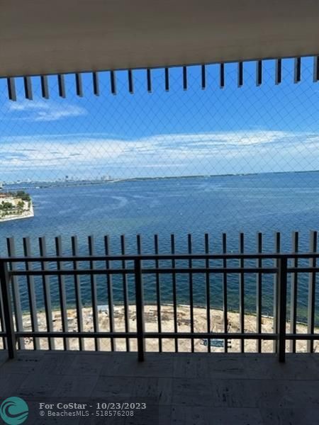 Foto principal - 3 Grove Isle Dr