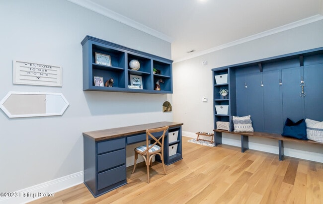 Foto del edificio - 10400 Meeting St