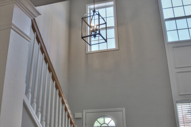 Building Photo - 429 Old Towne Dr