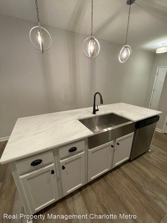 Foto del edificio - 3 br, 2.5 bath House - 1114 Streamside Lane