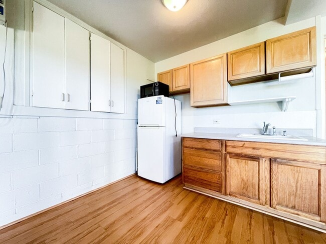 Photo - 2333-ST Apartment