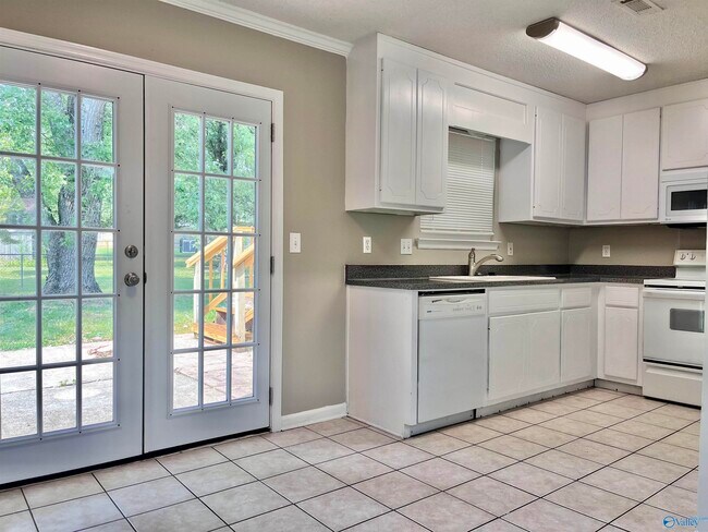 Foto del edificio - 102 Yellowwood Ct