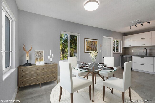 Building Photo - 707 Ponce de Leon Blvd