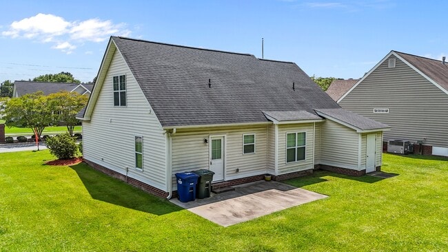 Photo - 2400 Camille Dr House