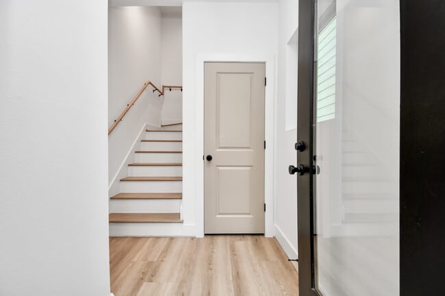 Building Photo - 2313 Eagle St