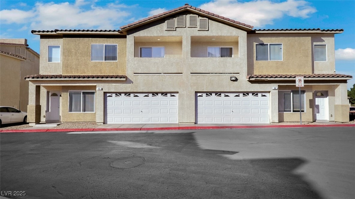 Foto principal - 492 Parrot Beak St