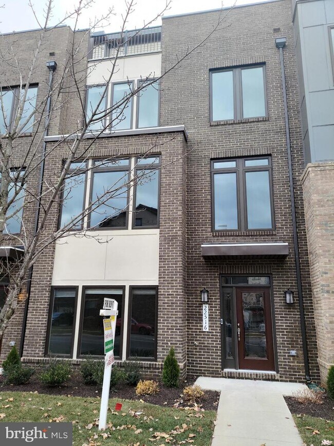 Foto del edificio - 22516 Foundation Dr