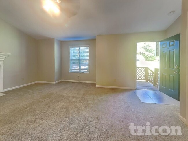 Building Photo - 4684 Woodglen Ct