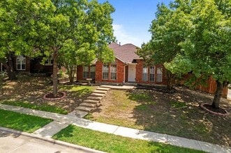 Building Photo - 566 Valley View Dr