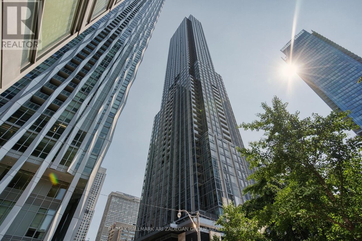 Photo principale - 11-5811 Yorkville Ave