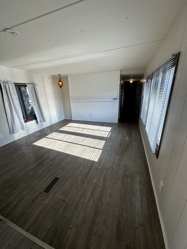 Building Photo - 101 Cotts Dr