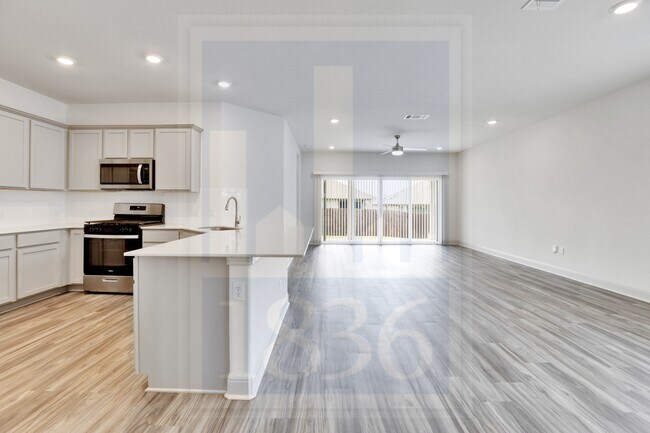 Building Photo - 18001 Umberto Dr