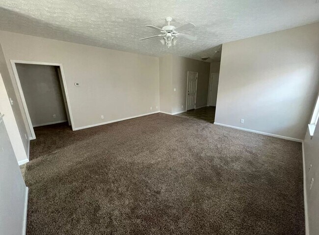 Foto del edificio - LEXINGTON FARMS...3 Bedroom  Bath House