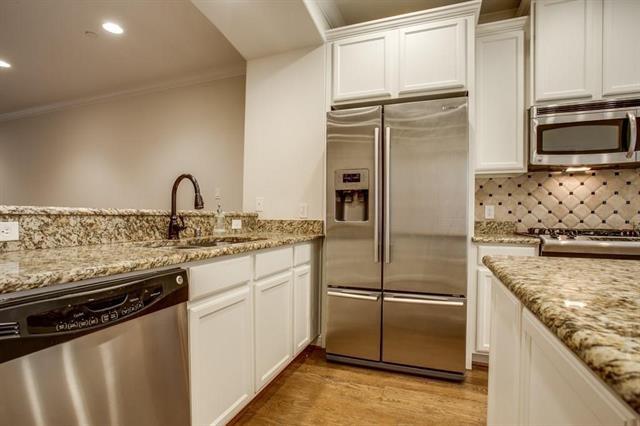 Foto del edificio - 5747 Prospect Ave
