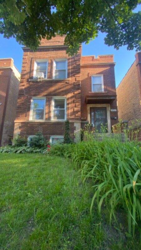 Foto del edificio - 5235 W Montrose Ave