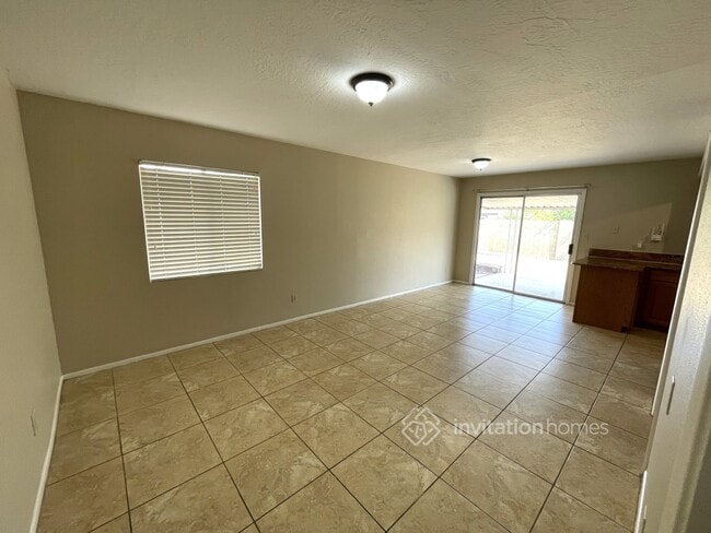 Building Photo - 1534 W Nopal Ave