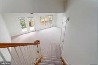 Building Photo - 7425 Seneca Ridge Dr