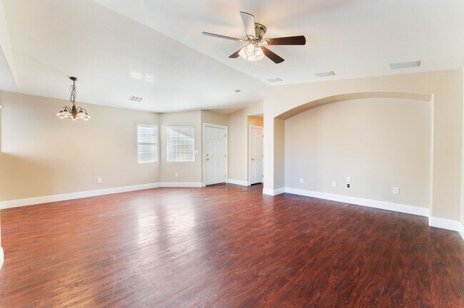 Building Photo - Spacious 3-Bed, 2-Bath Home with All Appliances Included!