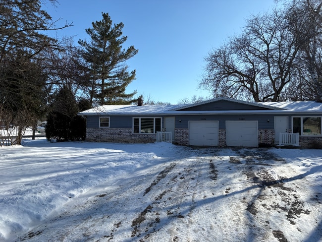 Building Photo - 5526-5526 N Cook St