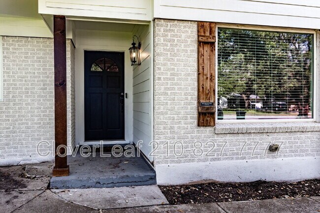 Building Photo - 11210 Cedar Elm Dr