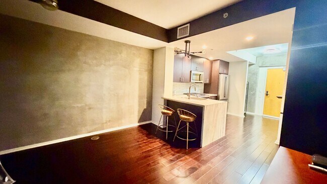 Foto del edificio - Urban Living with Iconic Views