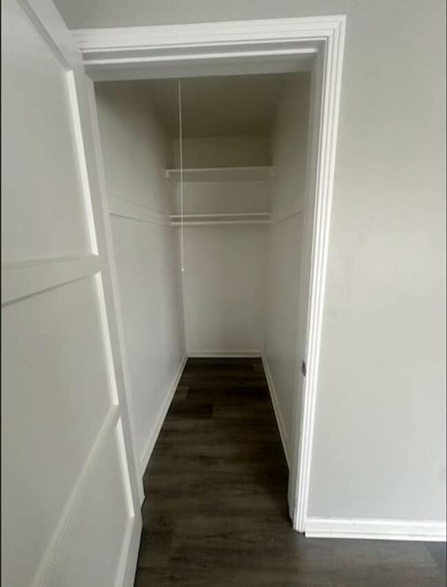 Building Photo - 102