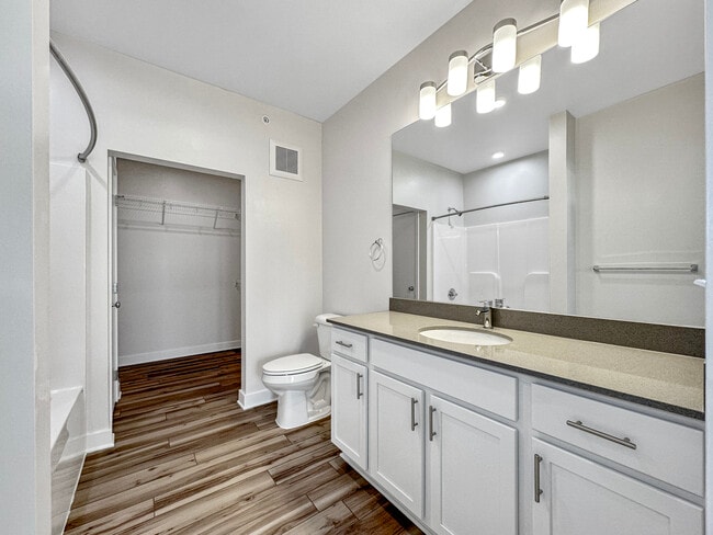 Building Photo - Stratford Pointe